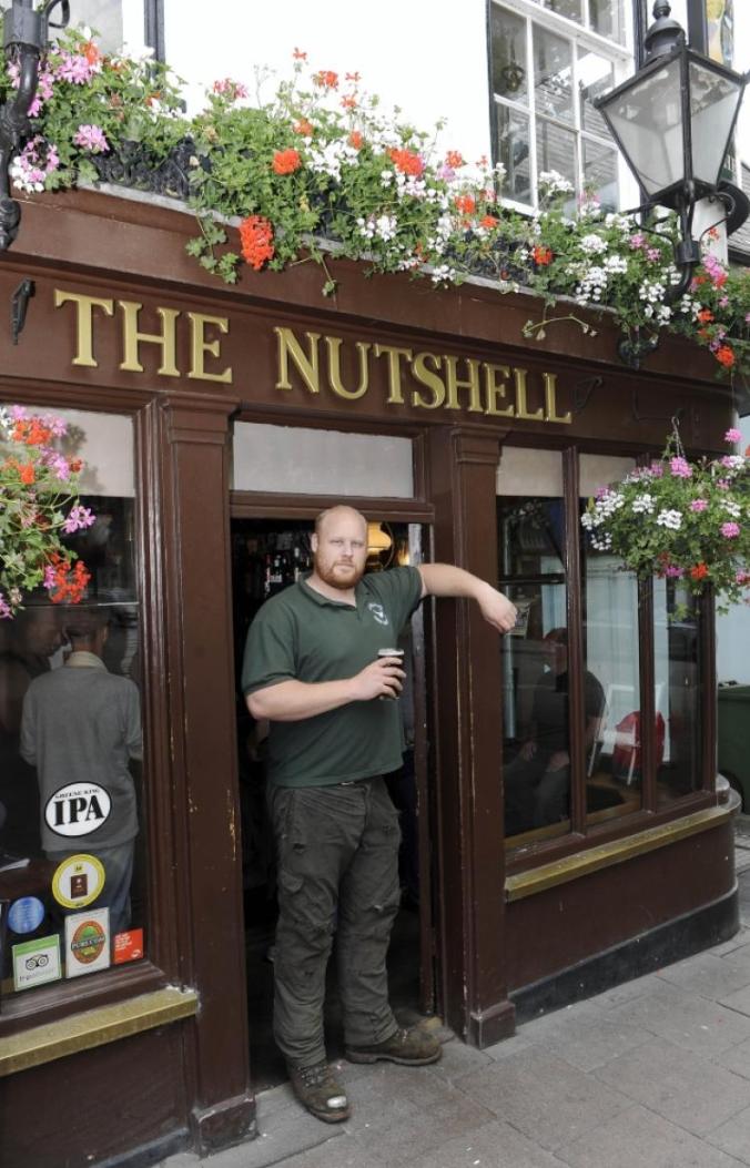 6ft-7ins-tall-man-banned-britain-smallest-pub-takes